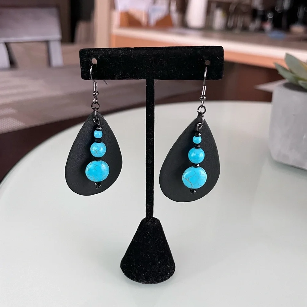 🖤💙Handmade Earrings 💙🖤 - Picture 3 of 12